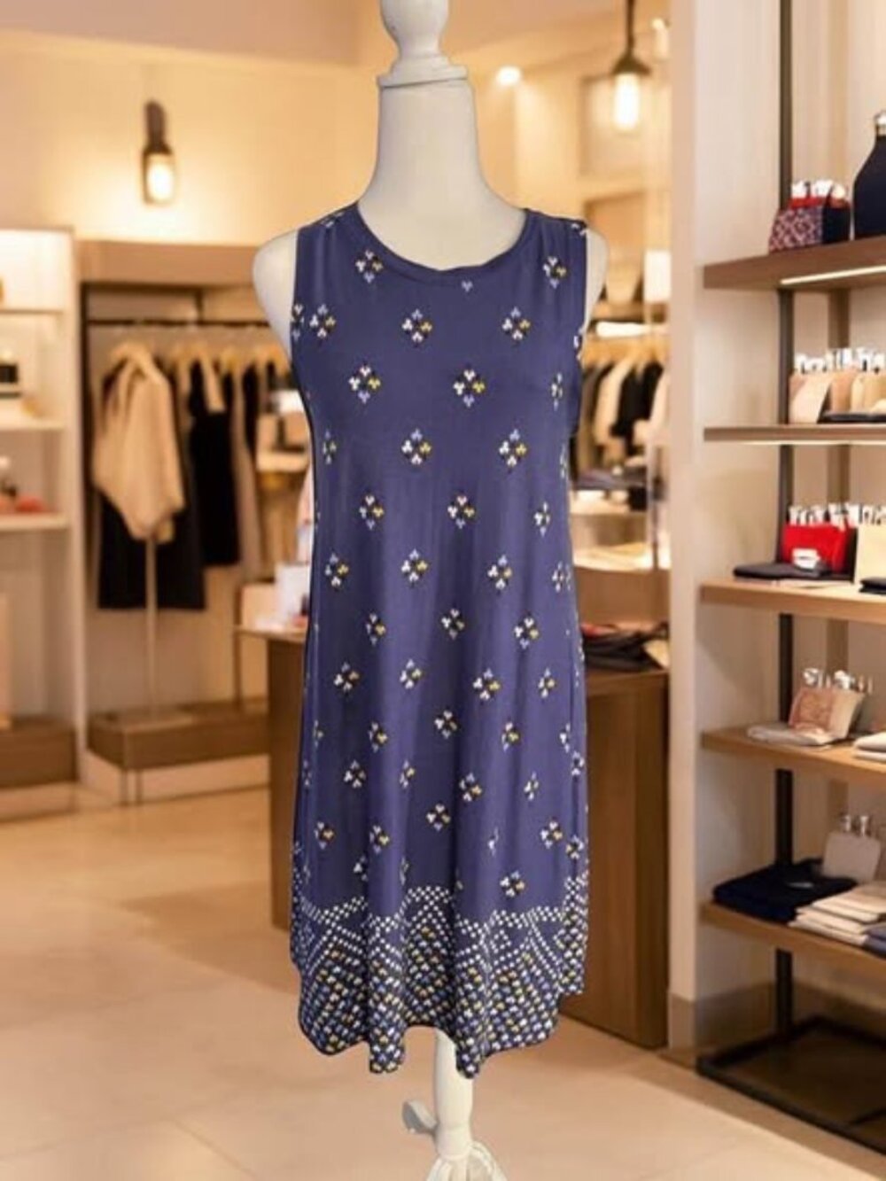 Old Navy Sleeveless Printed Shift Dress - Picture 2 of 4